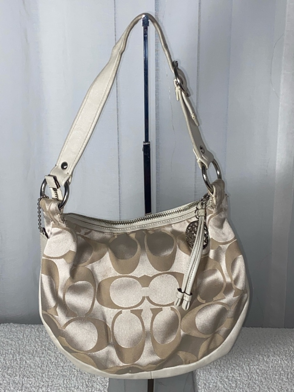 Guc Coach Signature Crema Optic Art Shoulder Bag
